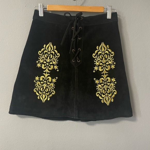 Free People Wild West Embroidered Suede Mini Skirt in Black and Gold. X-Small - Picture 6 of 12